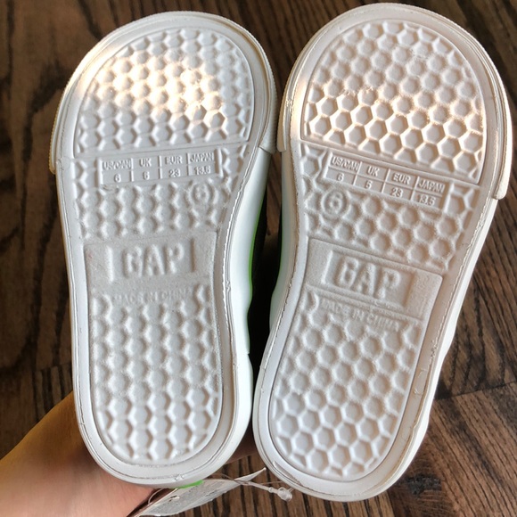 GAP Dino Face Baby Boy Sneakers - Picture 8 of 8